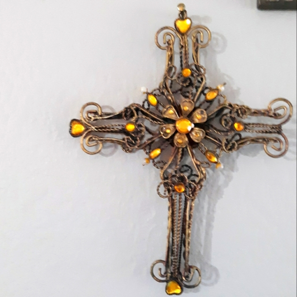 ARTISAN METALLIC WALL CROSS NEW!